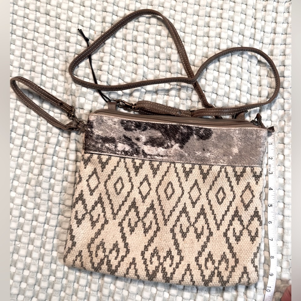 Myra crossbody Beautiful condition